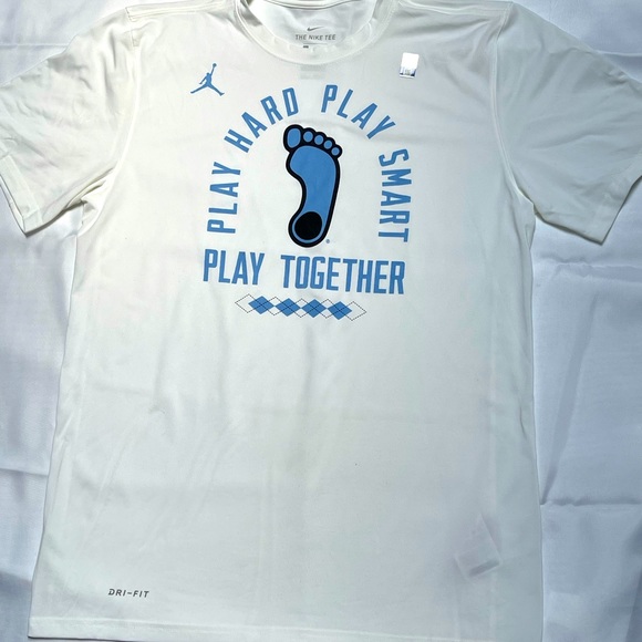 North Carolina Tar Heels Nike Dri-Fit T-Shirt - M - Picture 1 of 2